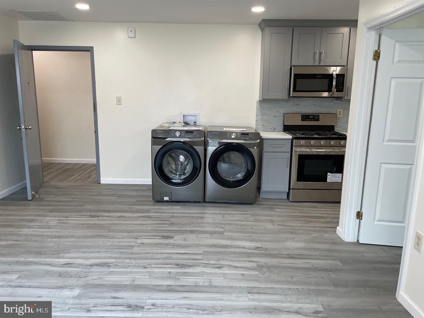 CHINATOWN - Residential Lease