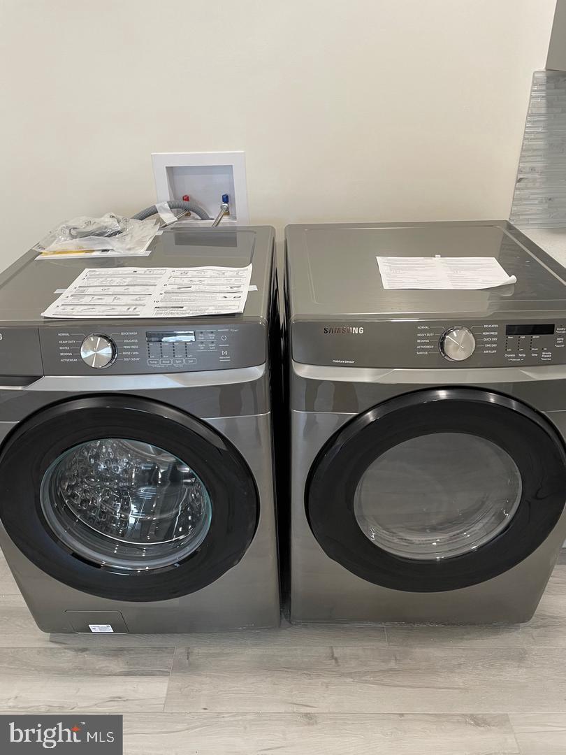 CHINATOWN - Residential Lease