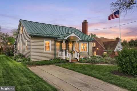 Photo of 311 N Forrest Street, YORK, PA 17404 (MLS # PAYK2100730)