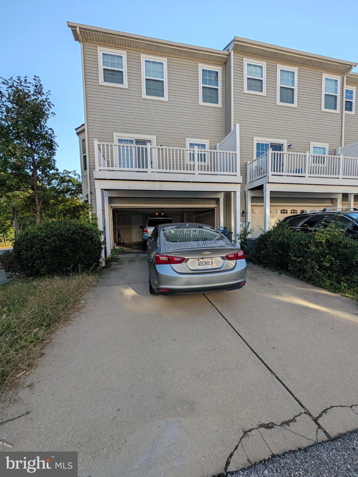 2866 HEDGEROW PLACE