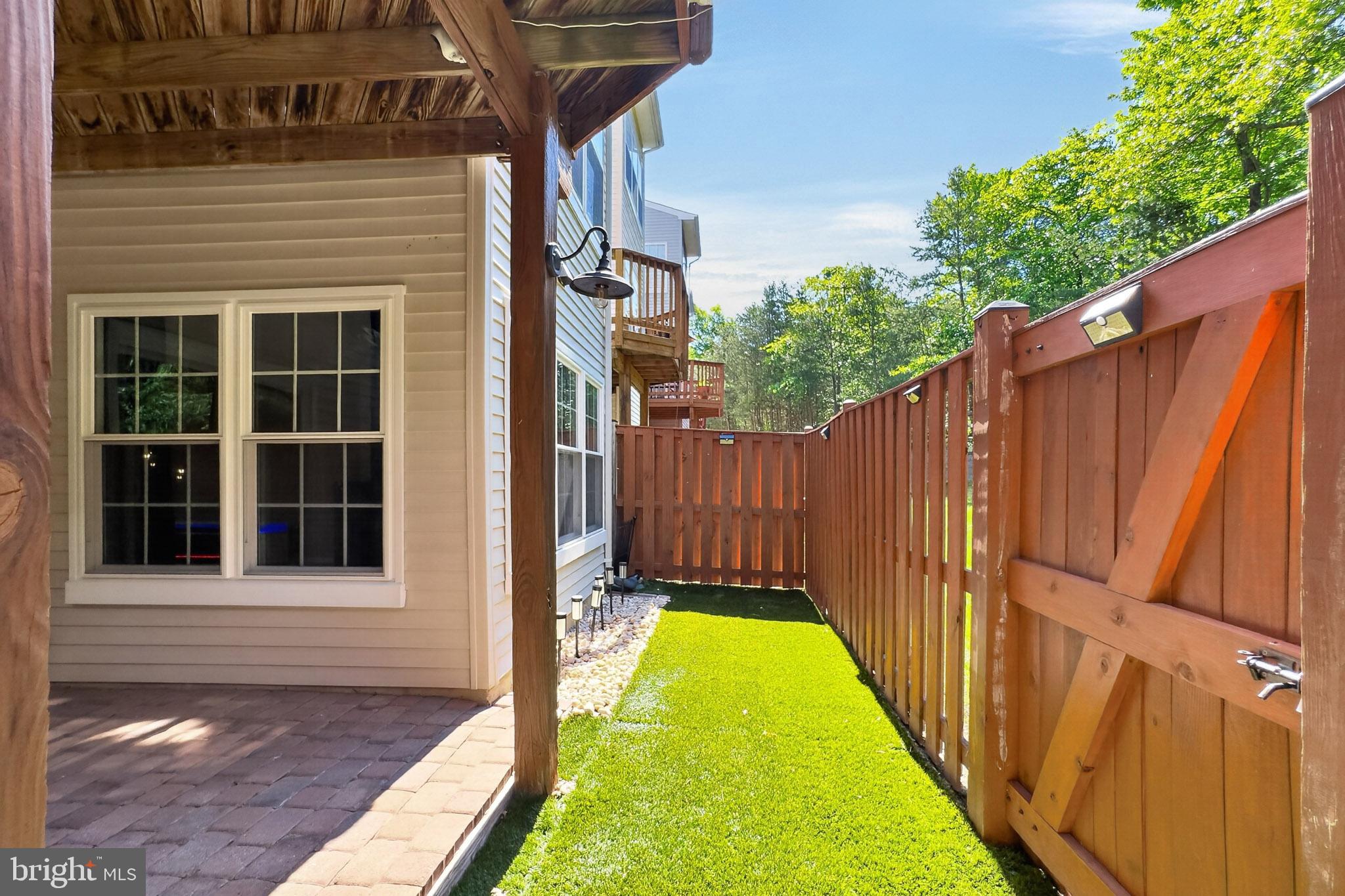 TOWNES OF MANCHESTER WOODS - Residential