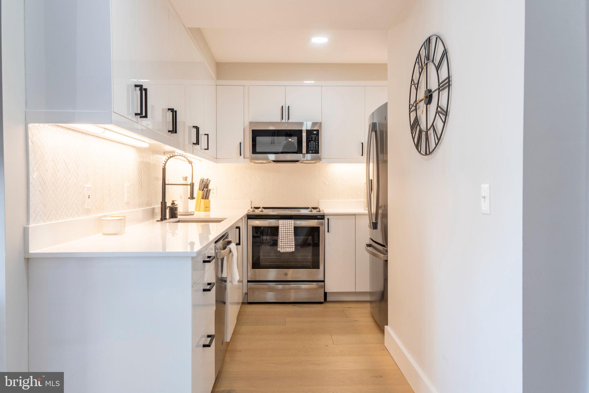 919 12TH STREET NE 305