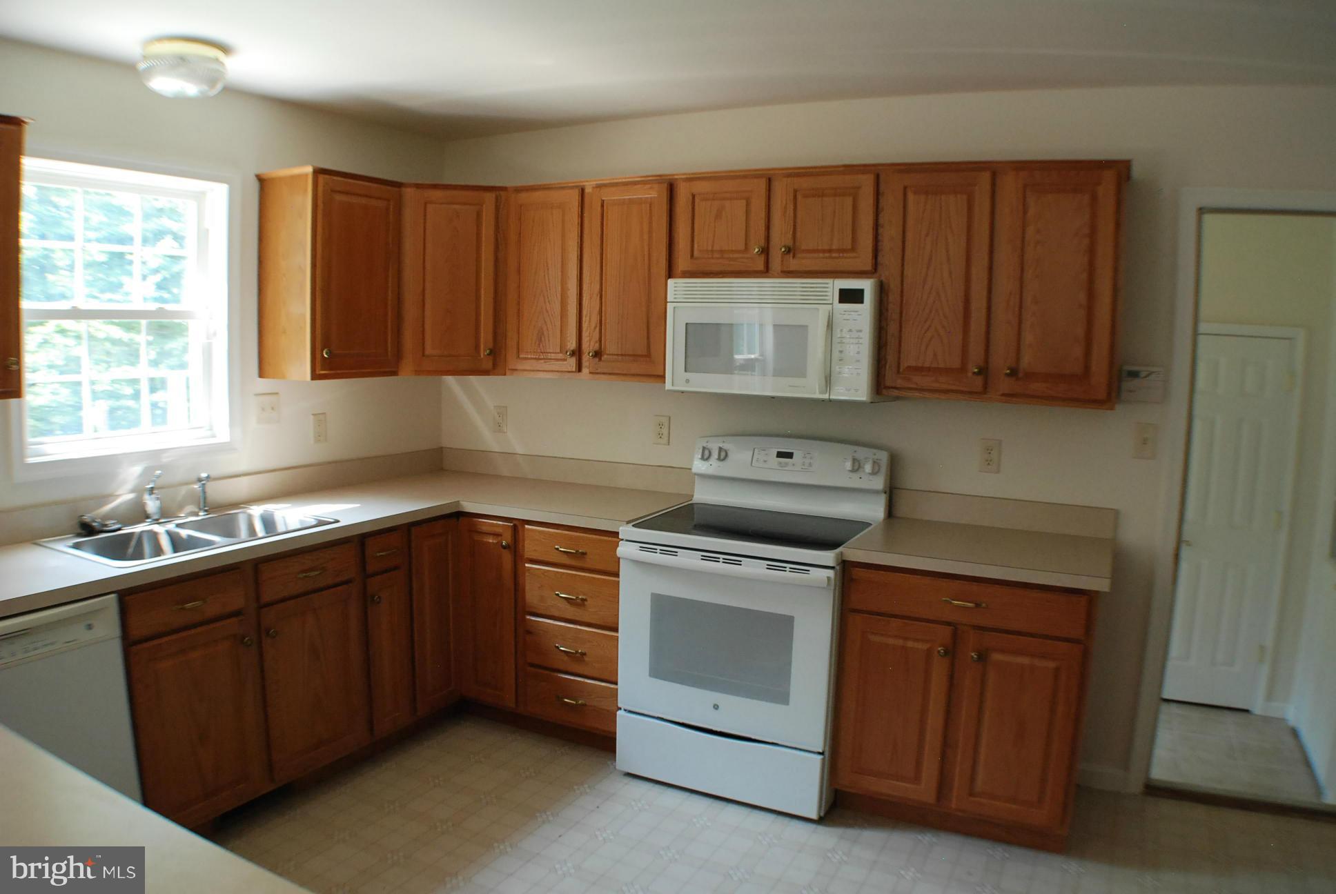 COUNTRY ACRES - Residential