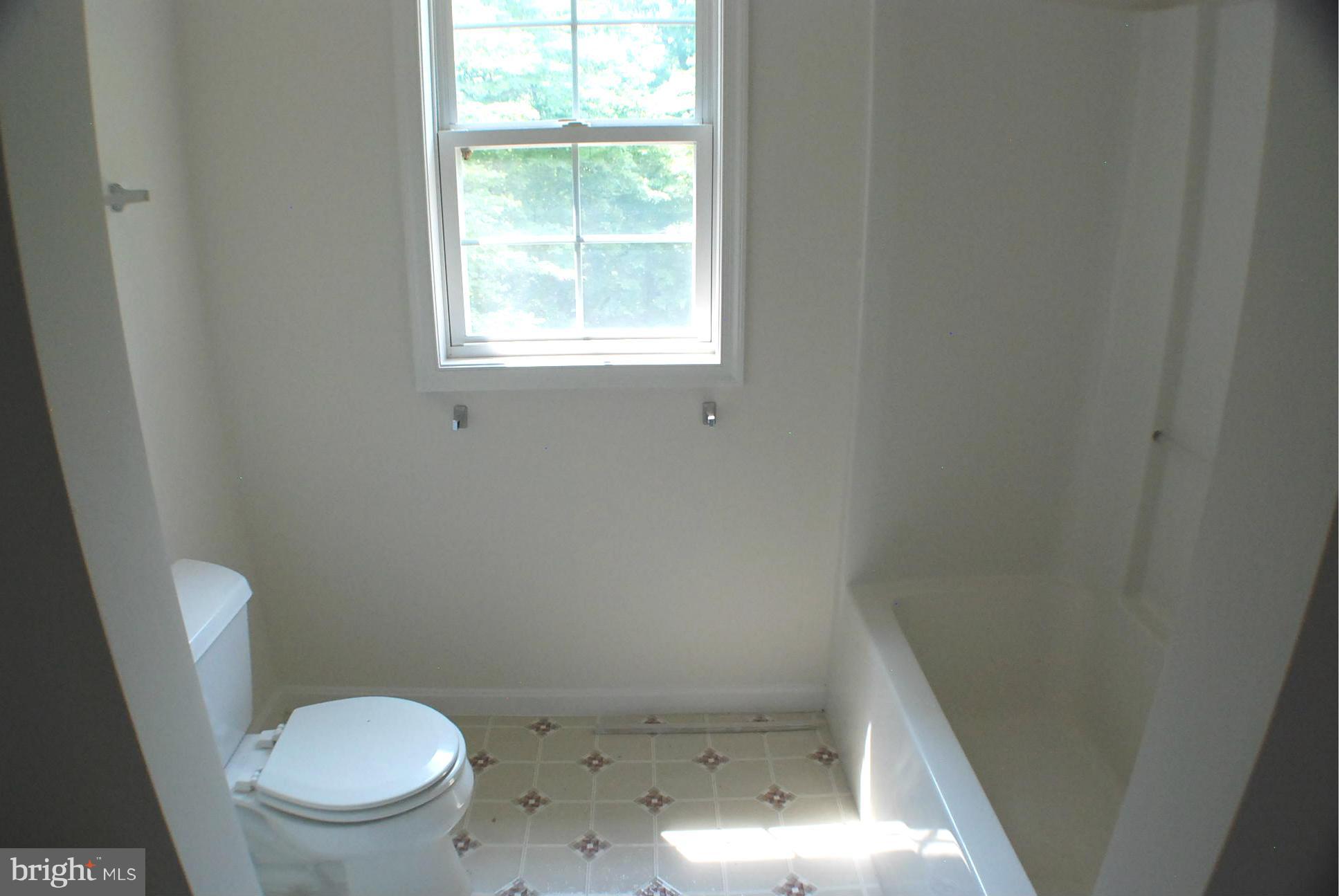 COUNTRY ACRES - Residential