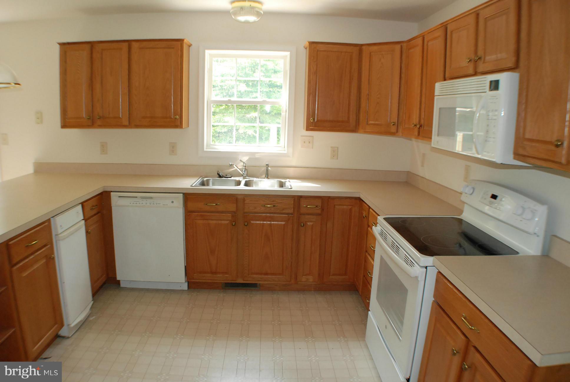 COUNTRY ACRES - Residential