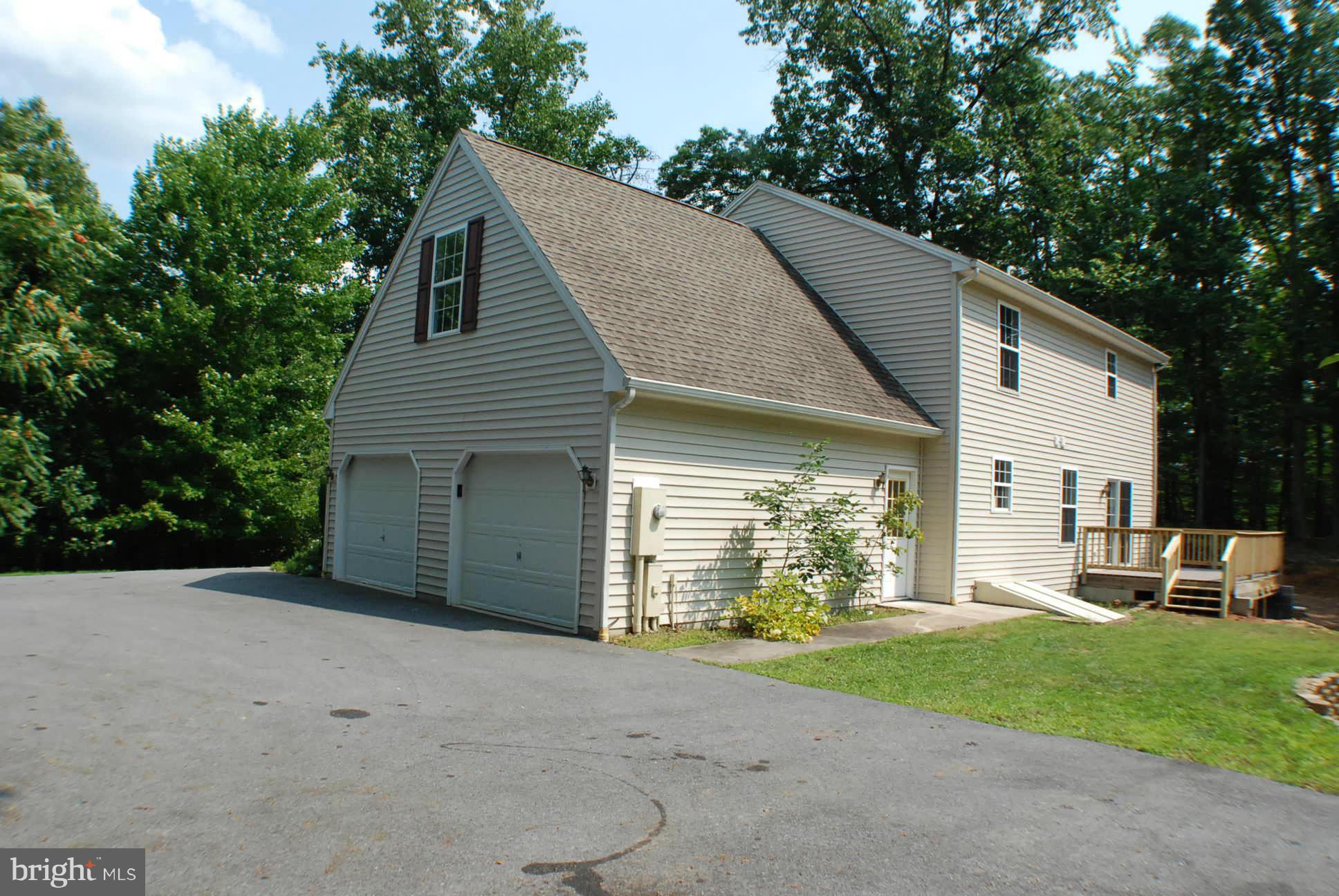 COUNTRY ACRES - Residential