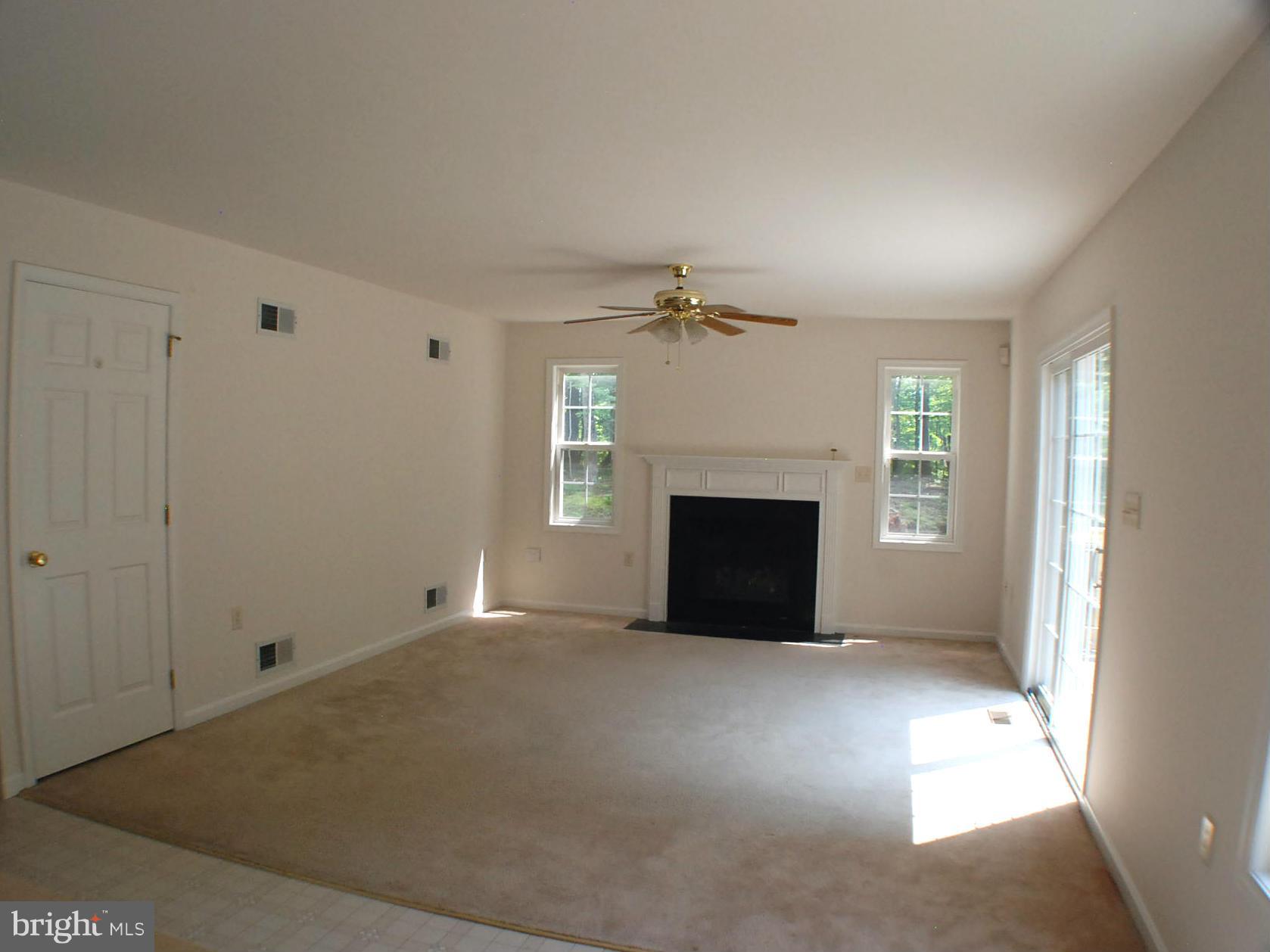 COUNTRY ACRES - Residential