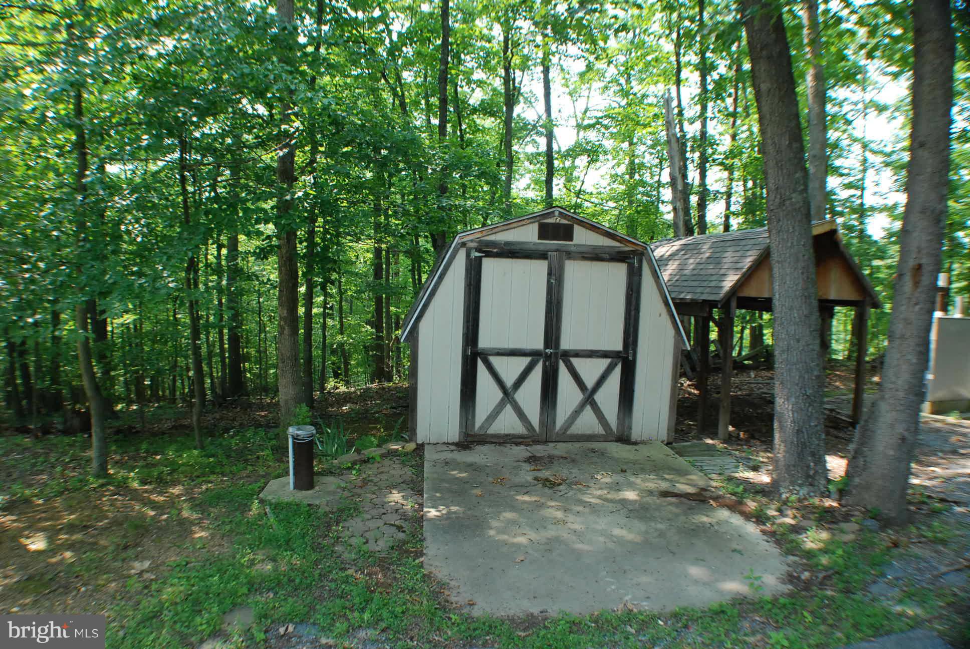 COUNTRY ACRES - Residential