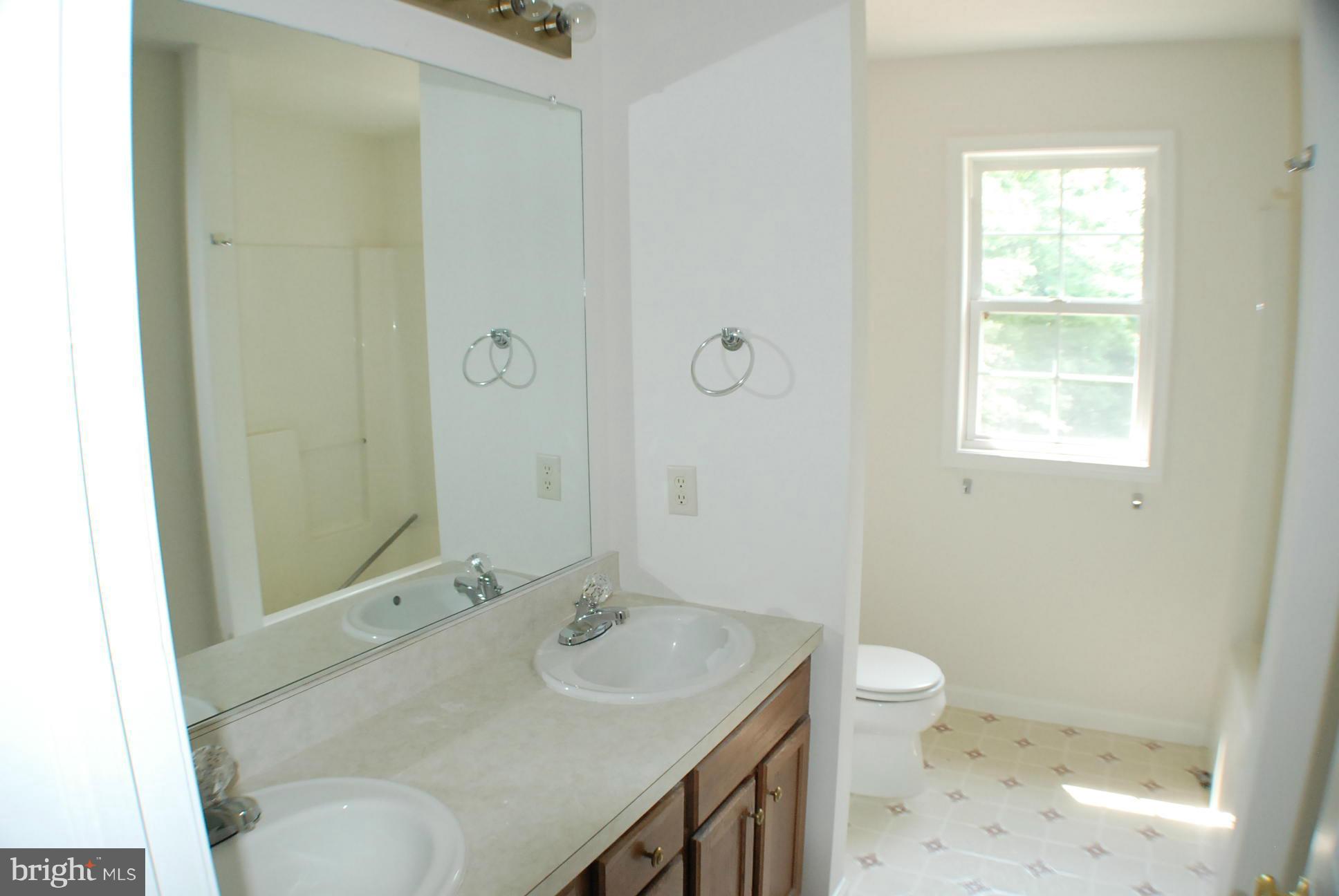 COUNTRY ACRES - Residential