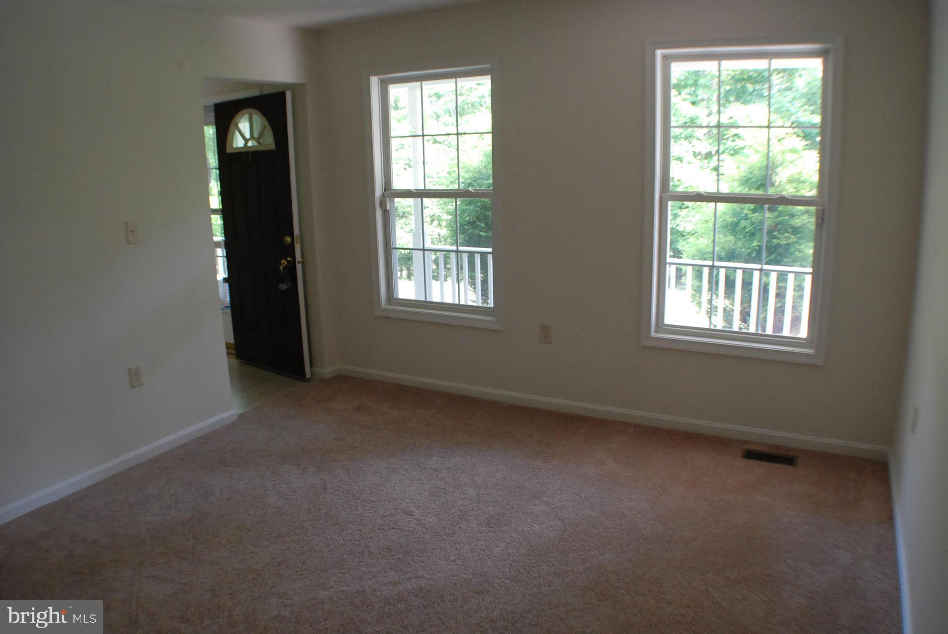 COUNTRY ACRES - Residential