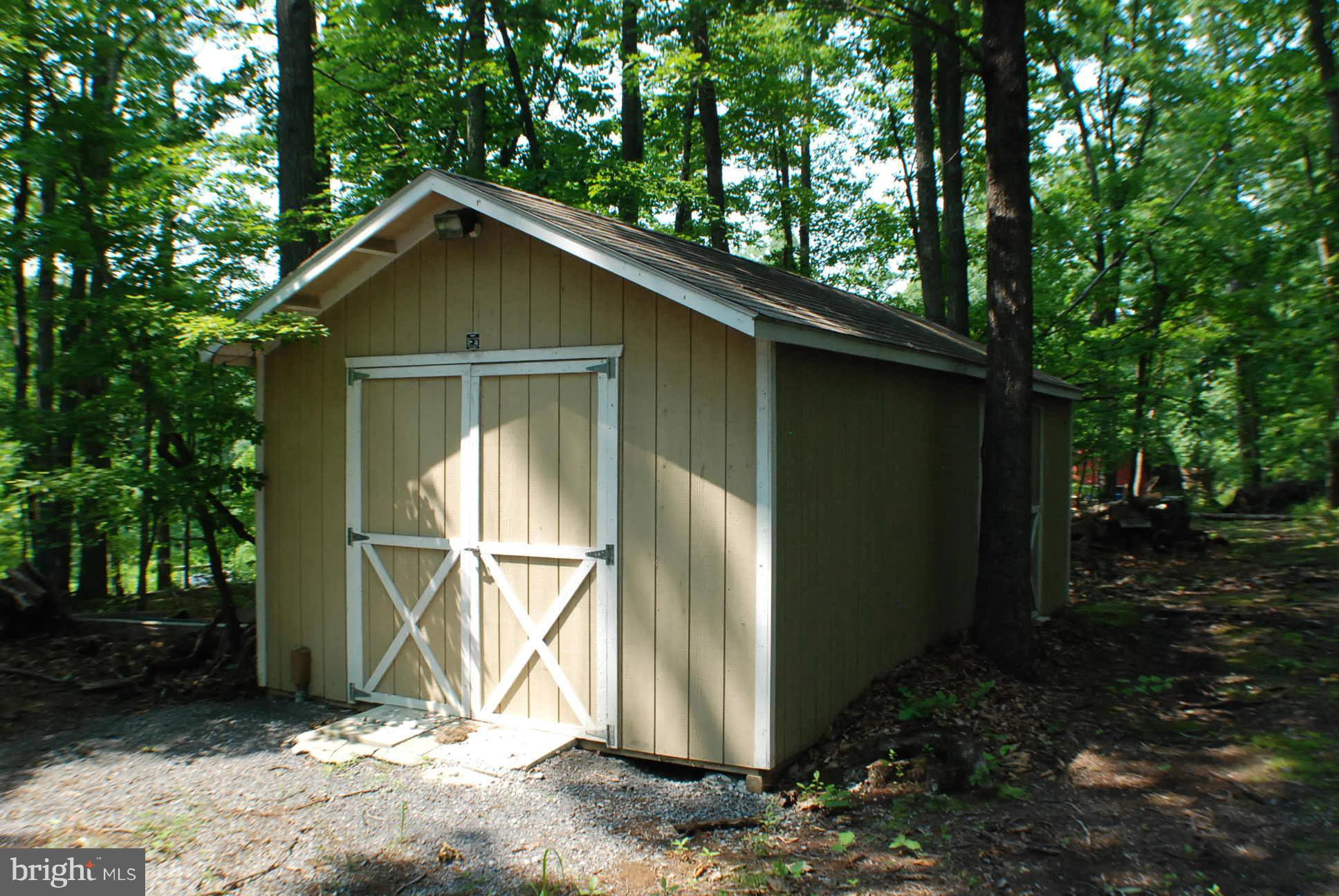 COUNTRY ACRES - Residential