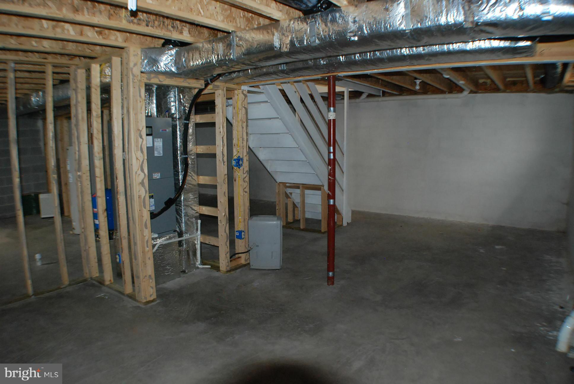 COUNTRY ACRES - Residential