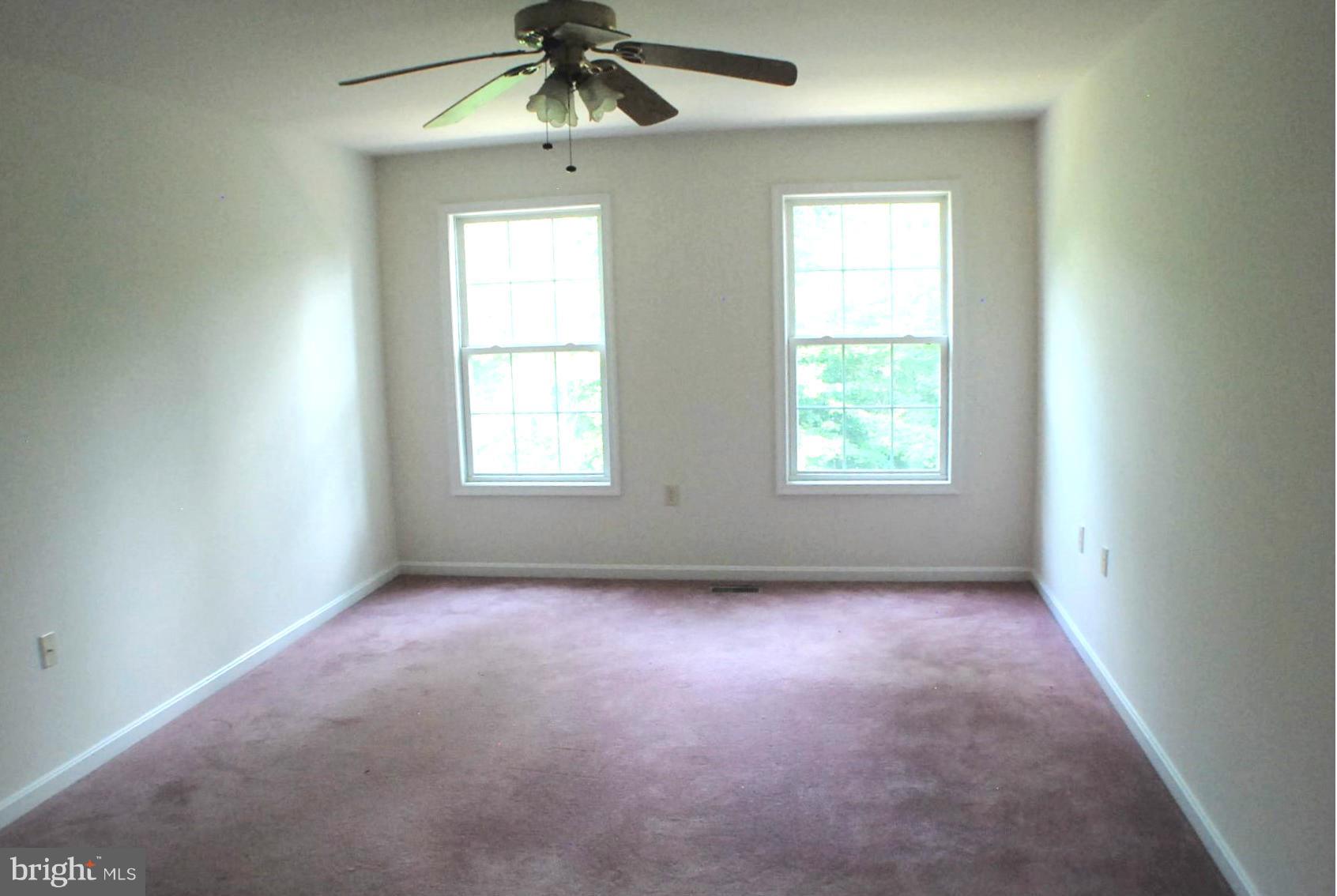 COUNTRY ACRES - Residential