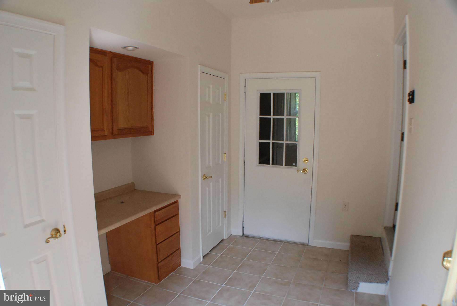 COUNTRY ACRES - Residential