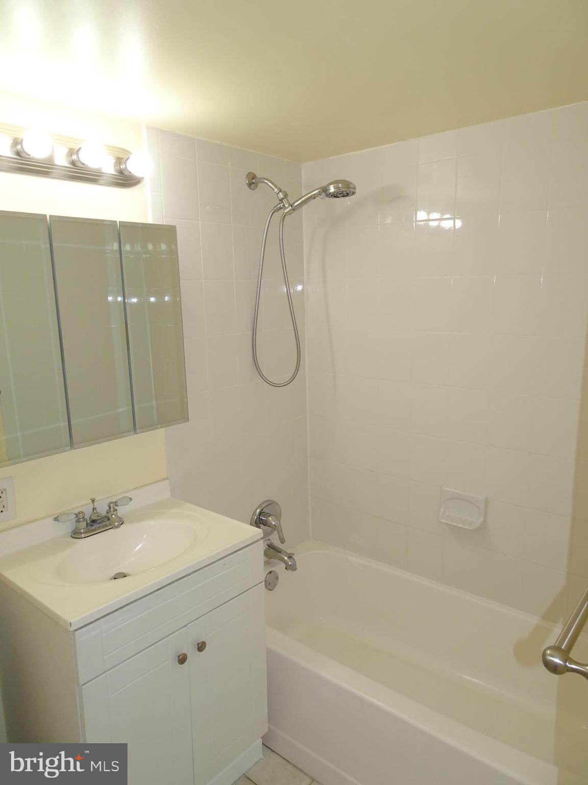 THE SEASONS - Residential