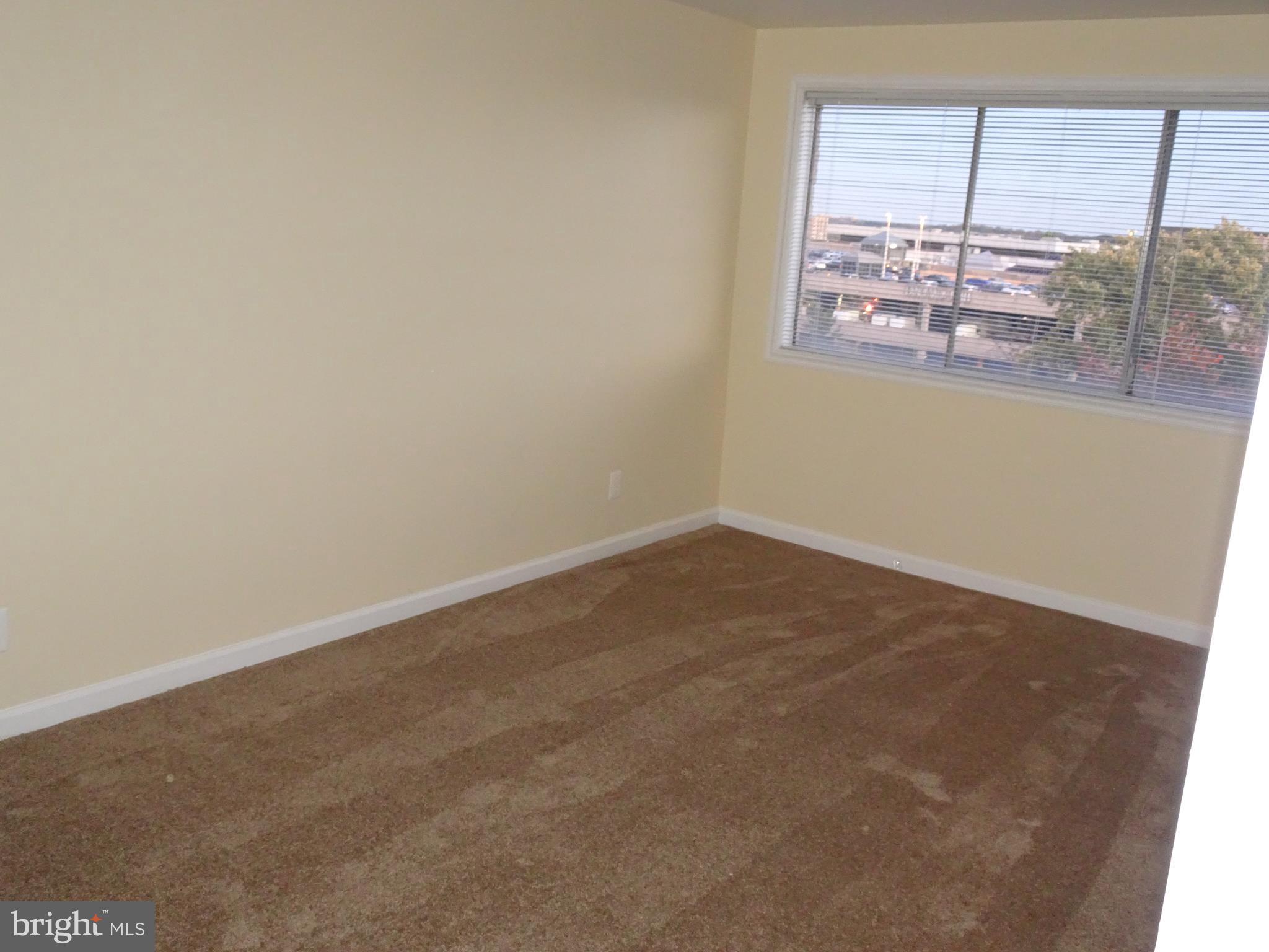 THE SEASONS - Residential