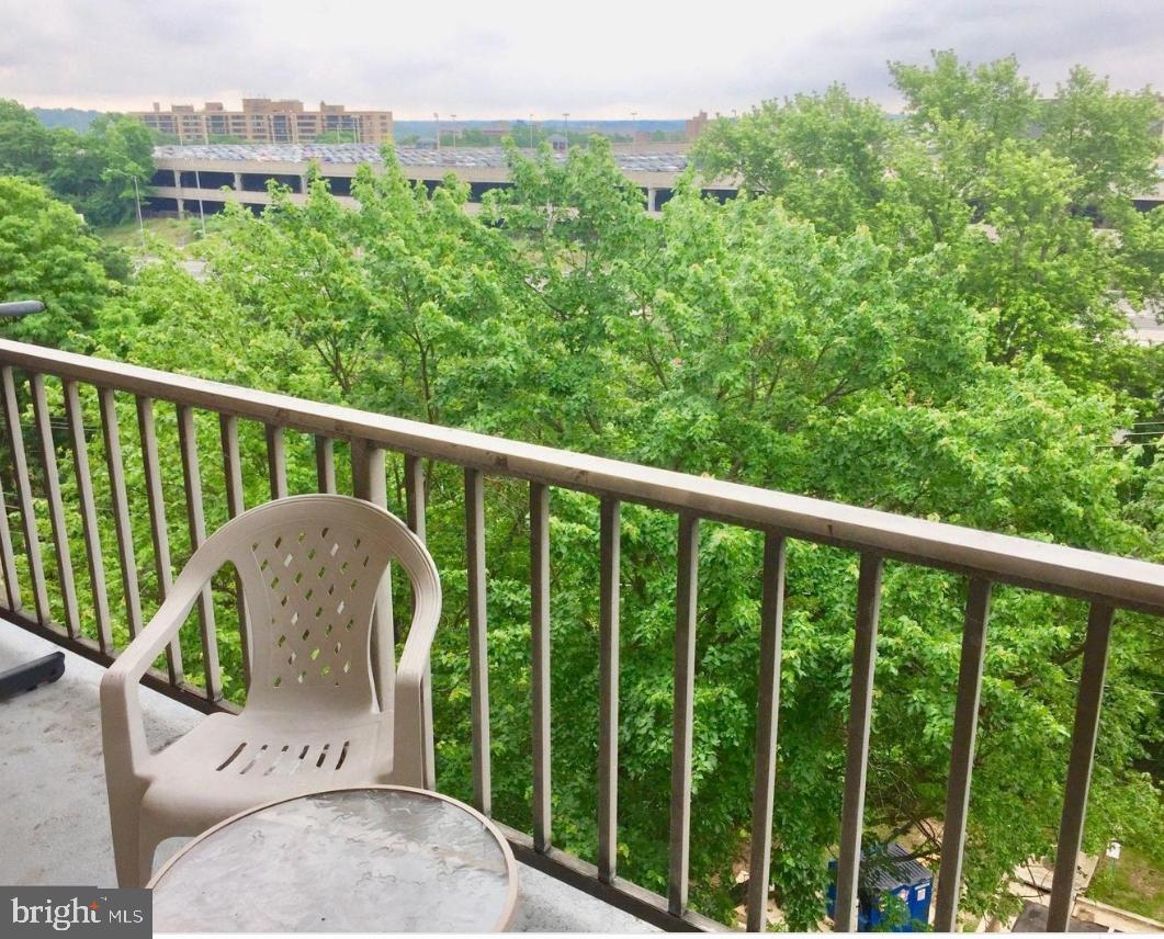 THE SEASONS - Residential