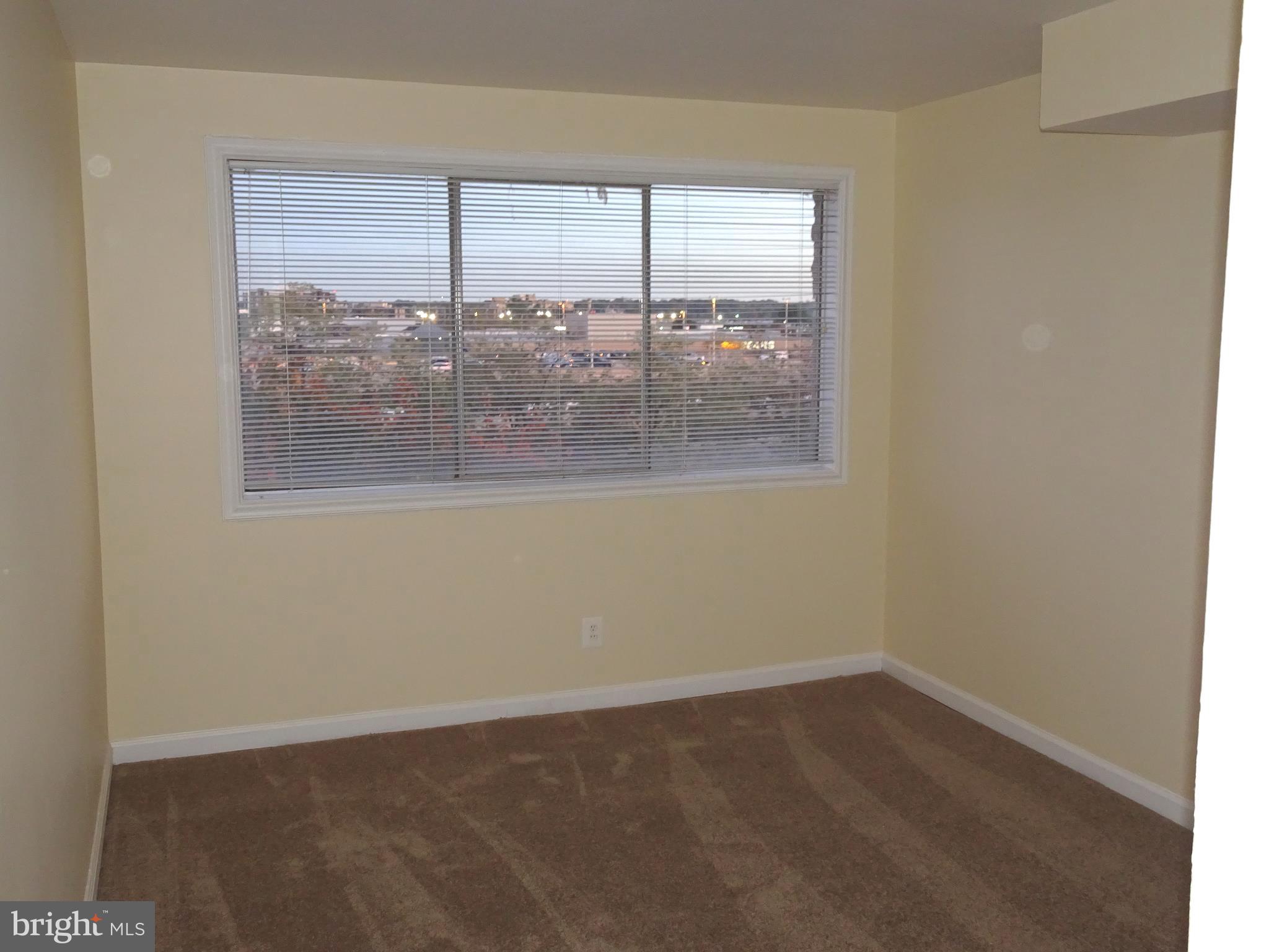 THE SEASONS - Residential