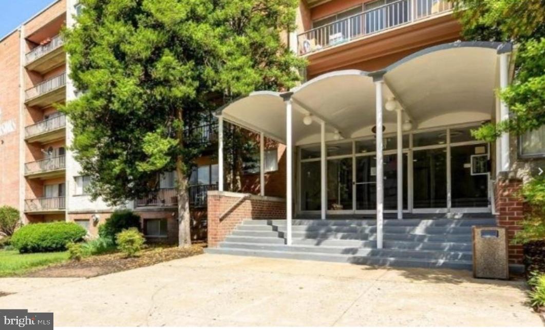 THE SEASONS - Residential