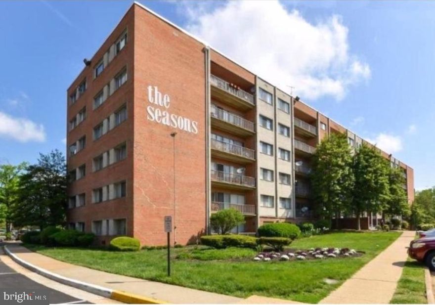 LOCATION LOCATION! Enjoy living on the Top FOOR with sunset views.  Spacious Top Floor unit with Wood Burning Fireplace. New carpet the all unit, Fresh new paint the all unit, new Tolite, new closet doors  and Ceramic Tile in Kitchen & Bathroom, Large Windows in the LR/DR, Large Storage Closet.  Commuters delight with only Minutes to Old Town and D.C. Take a look at this great opportunity for commuters. Close to 395/495, Metro, DASH, many Retail choices, Grocery store, Post Office and Restaurants. 2 parking spaces convey. Community pool and playground are among the community benefits.