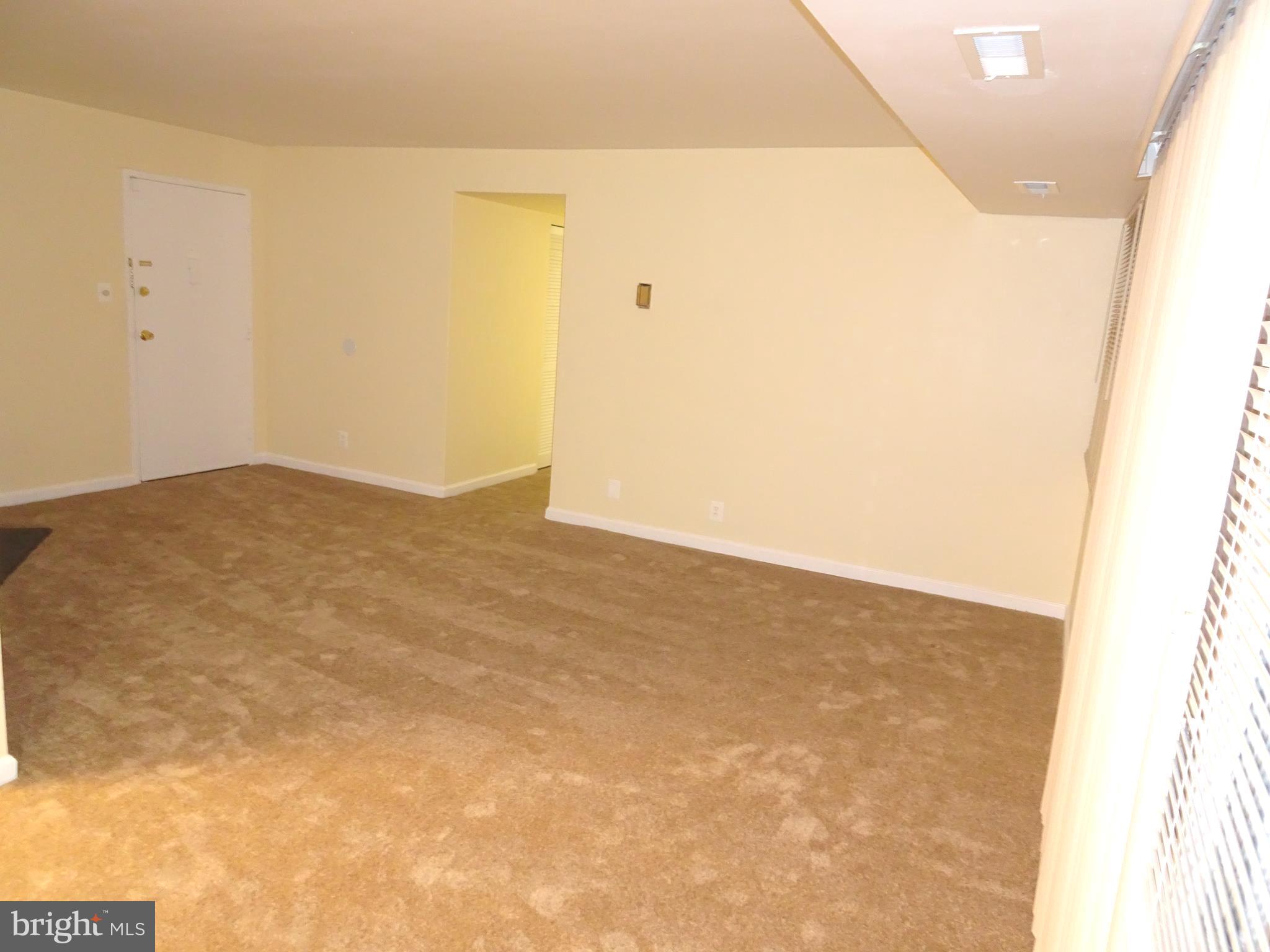 THE SEASONS - Residential