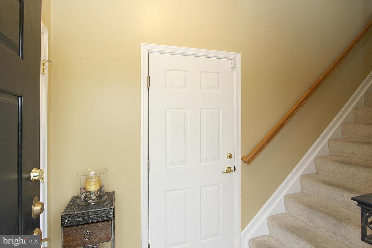 RIVER OAKS-LENNAR CONDOM - Residential