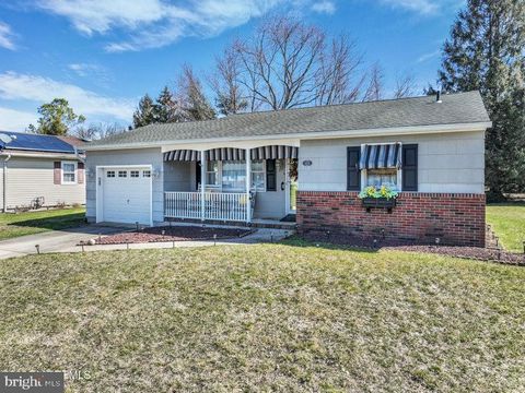 Photo of 113 Georgetown Road, TOMS RIVER, NJ 08757 (MLS # NJOC2041072)