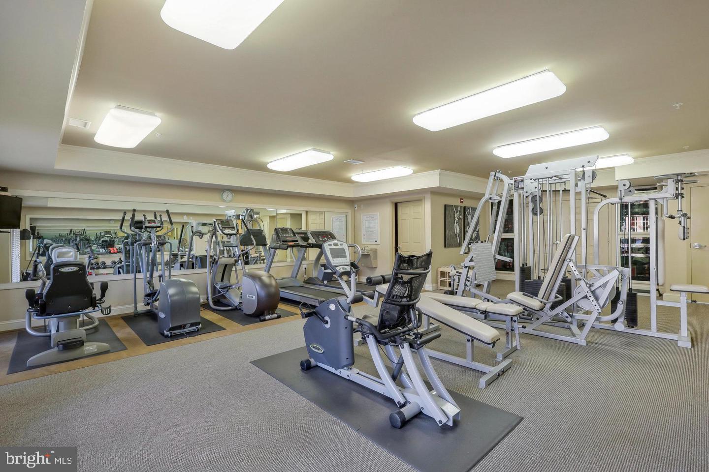 2907 SAINTSBURY PLAZA 404