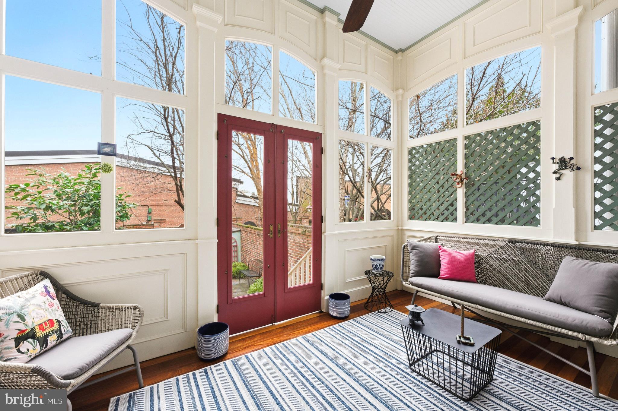 OLD TOWN ALEXANDRIA - Residential