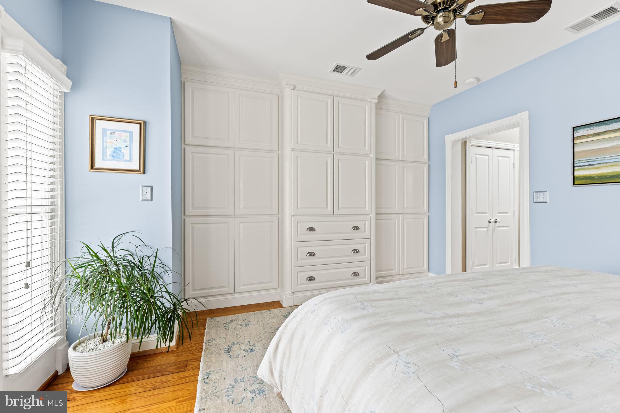 OLD TOWN ALEXANDRIA - Residential