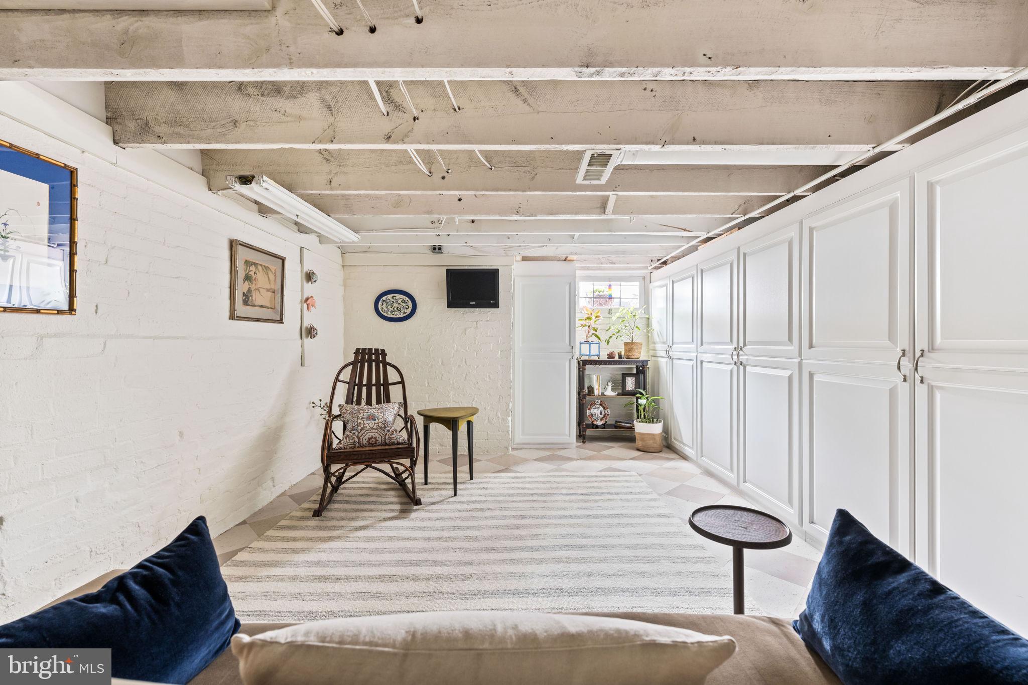 OLD TOWN ALEXANDRIA - Residential