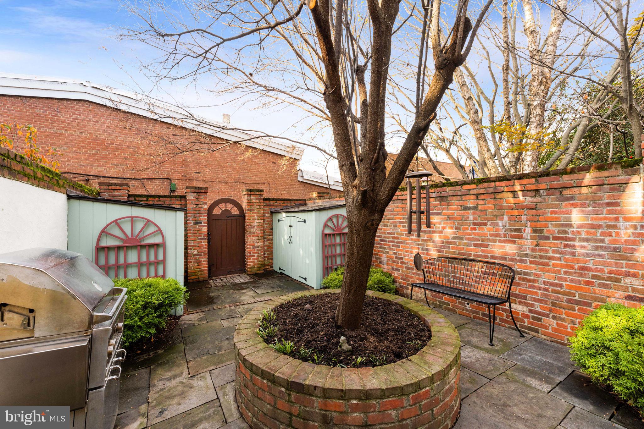 OLD TOWN ALEXANDRIA - Residential