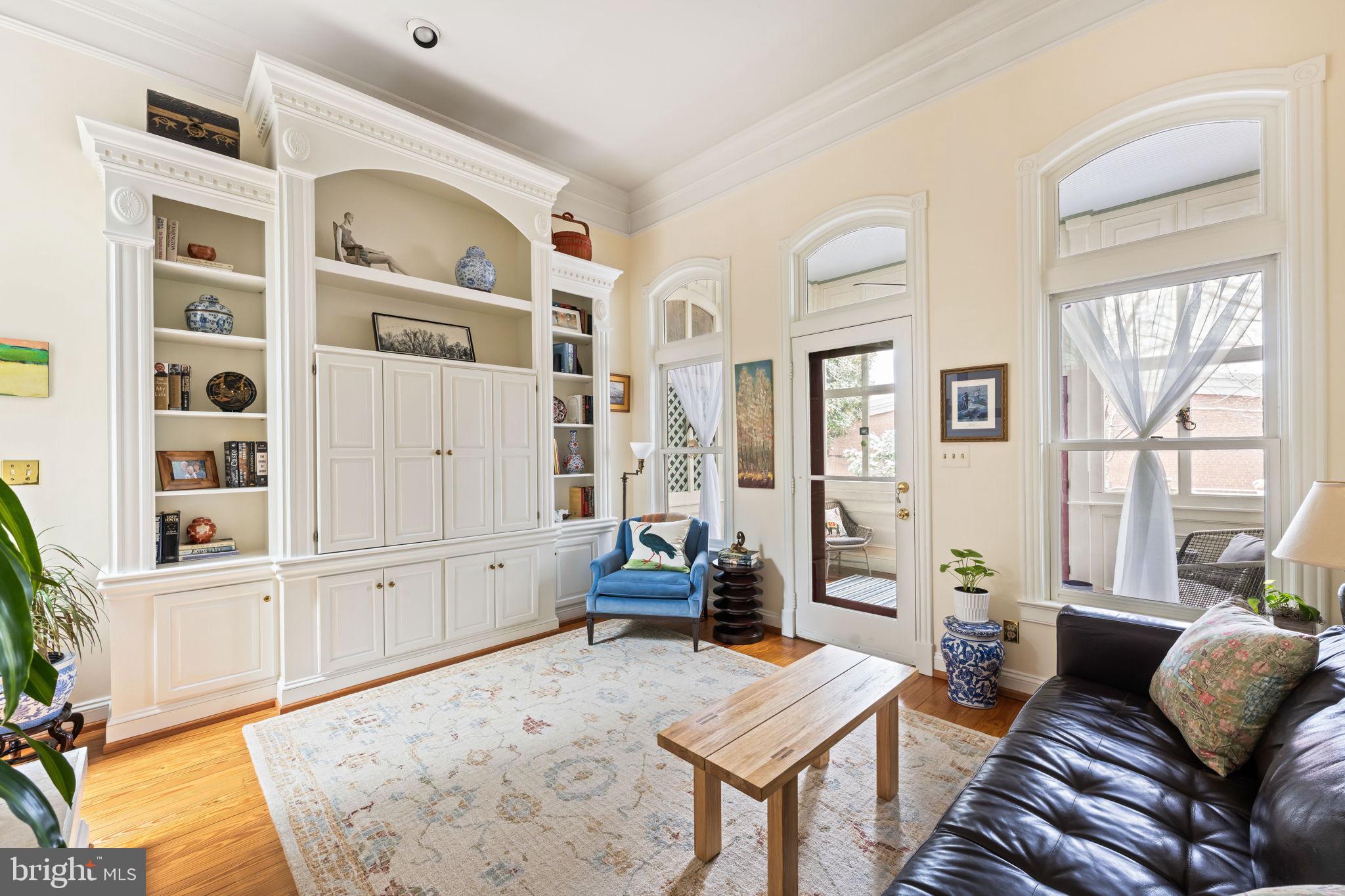 OLD TOWN ALEXANDRIA - Residential