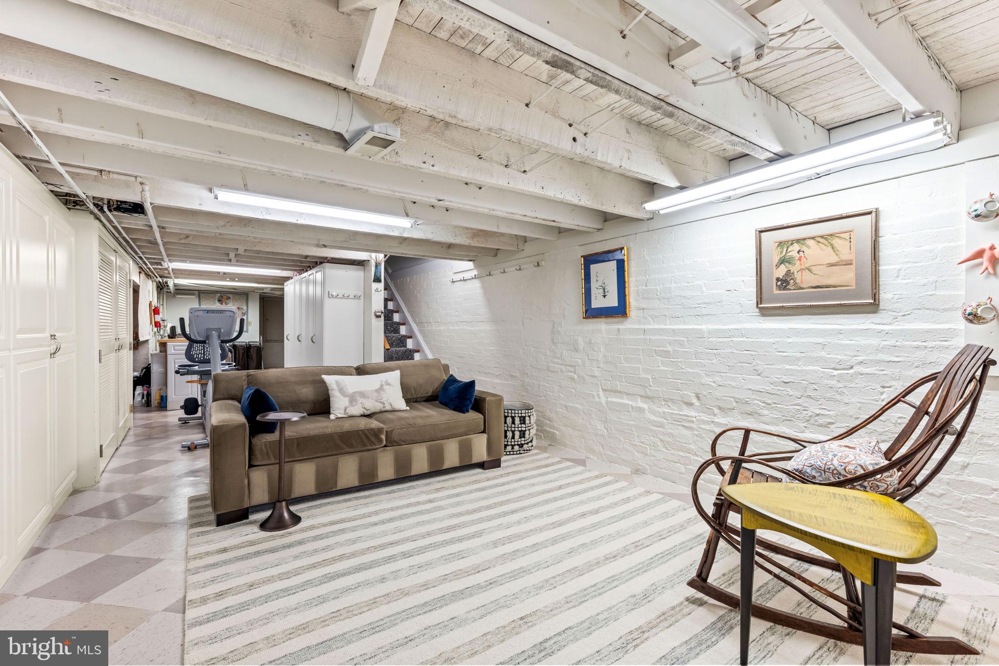 OLD TOWN ALEXANDRIA - Residential