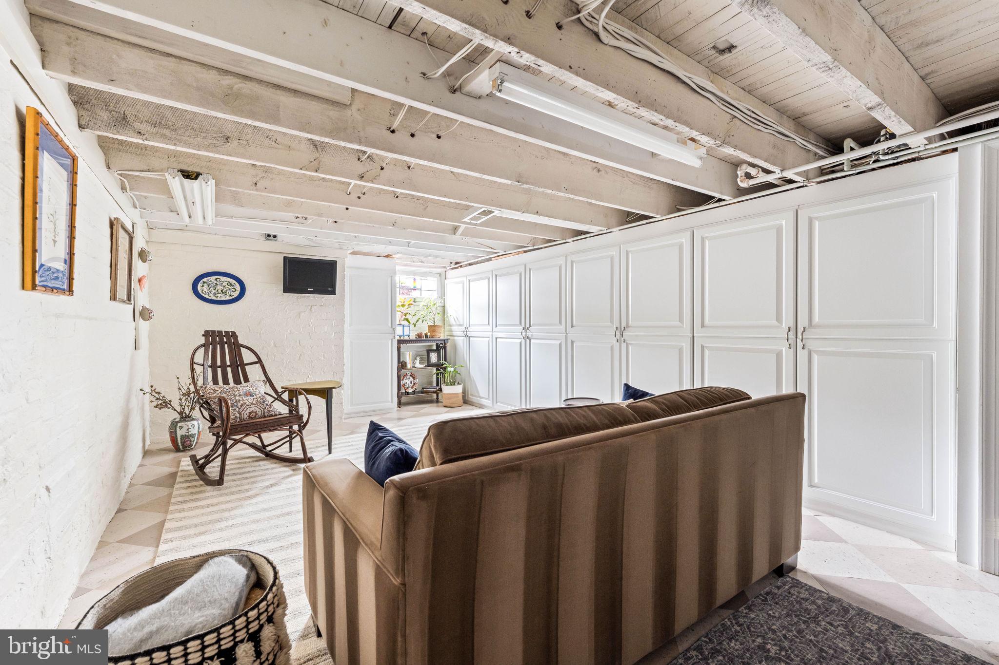 OLD TOWN ALEXANDRIA - Residential