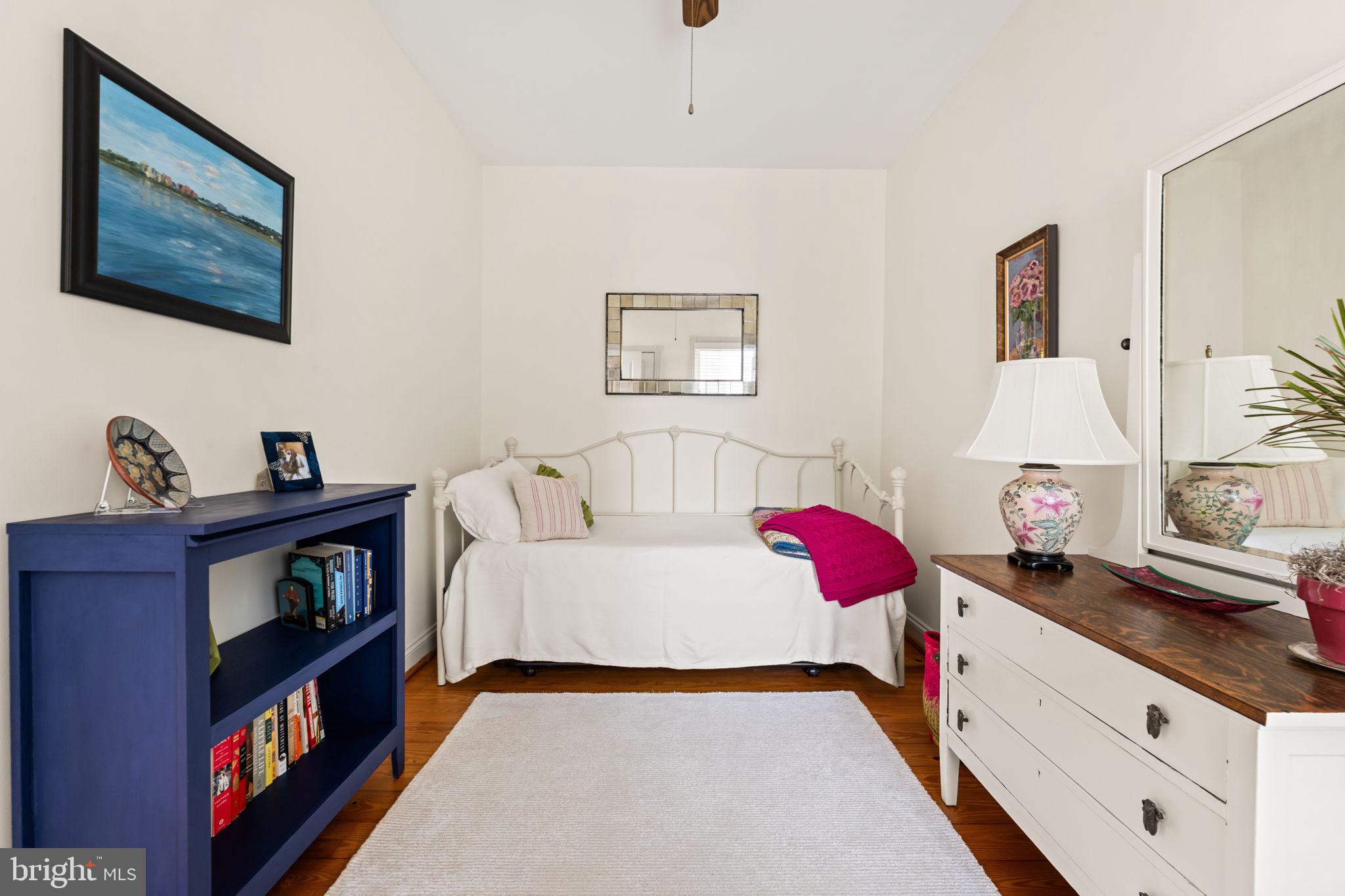 OLD TOWN ALEXANDRIA - Residential