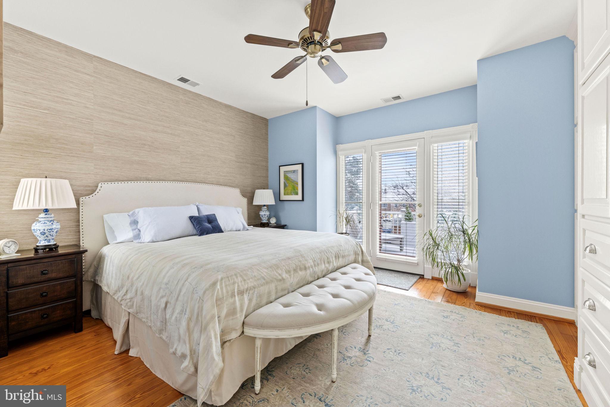 OLD TOWN ALEXANDRIA - Residential