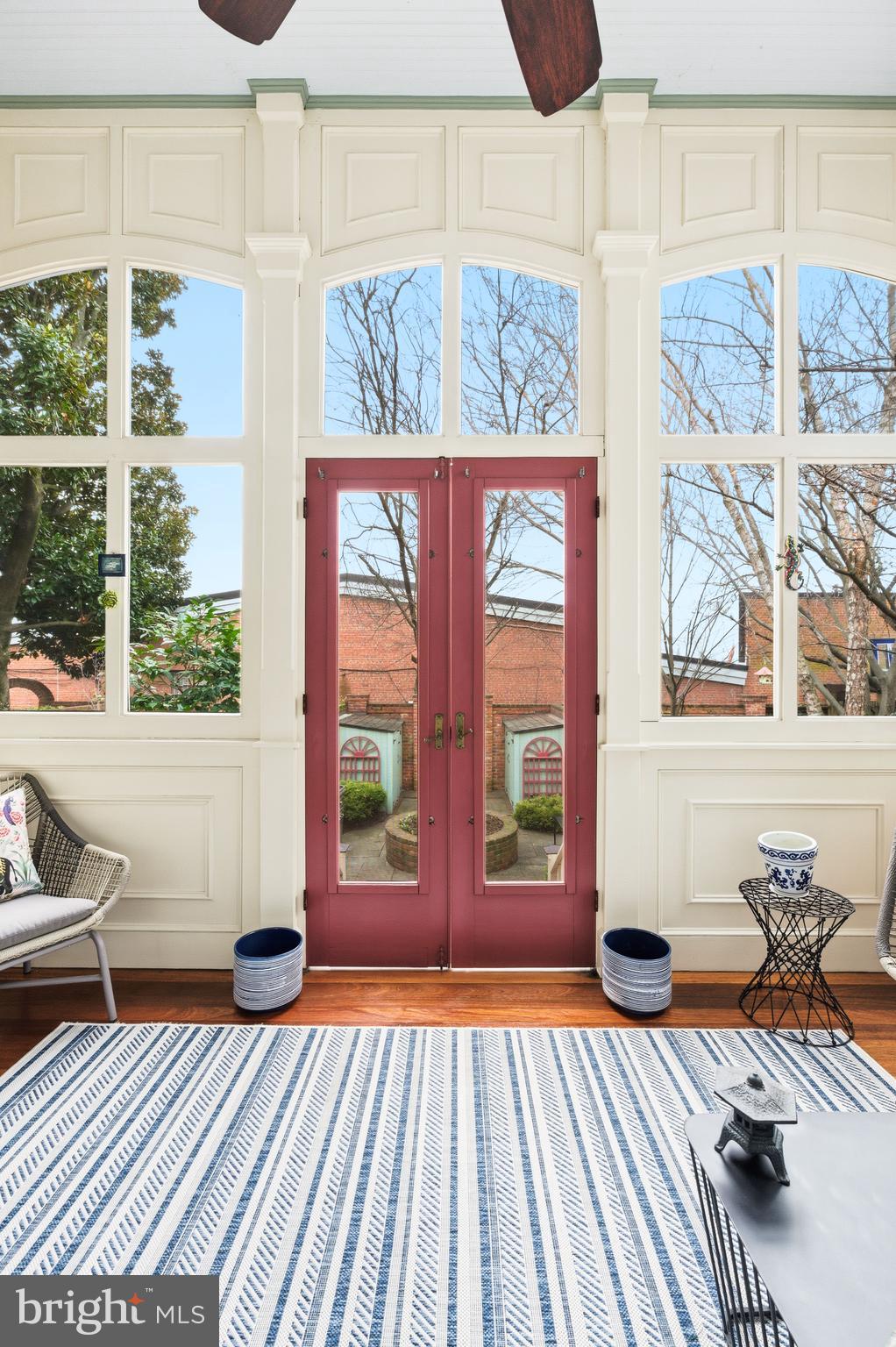 OLD TOWN ALEXANDRIA - Residential