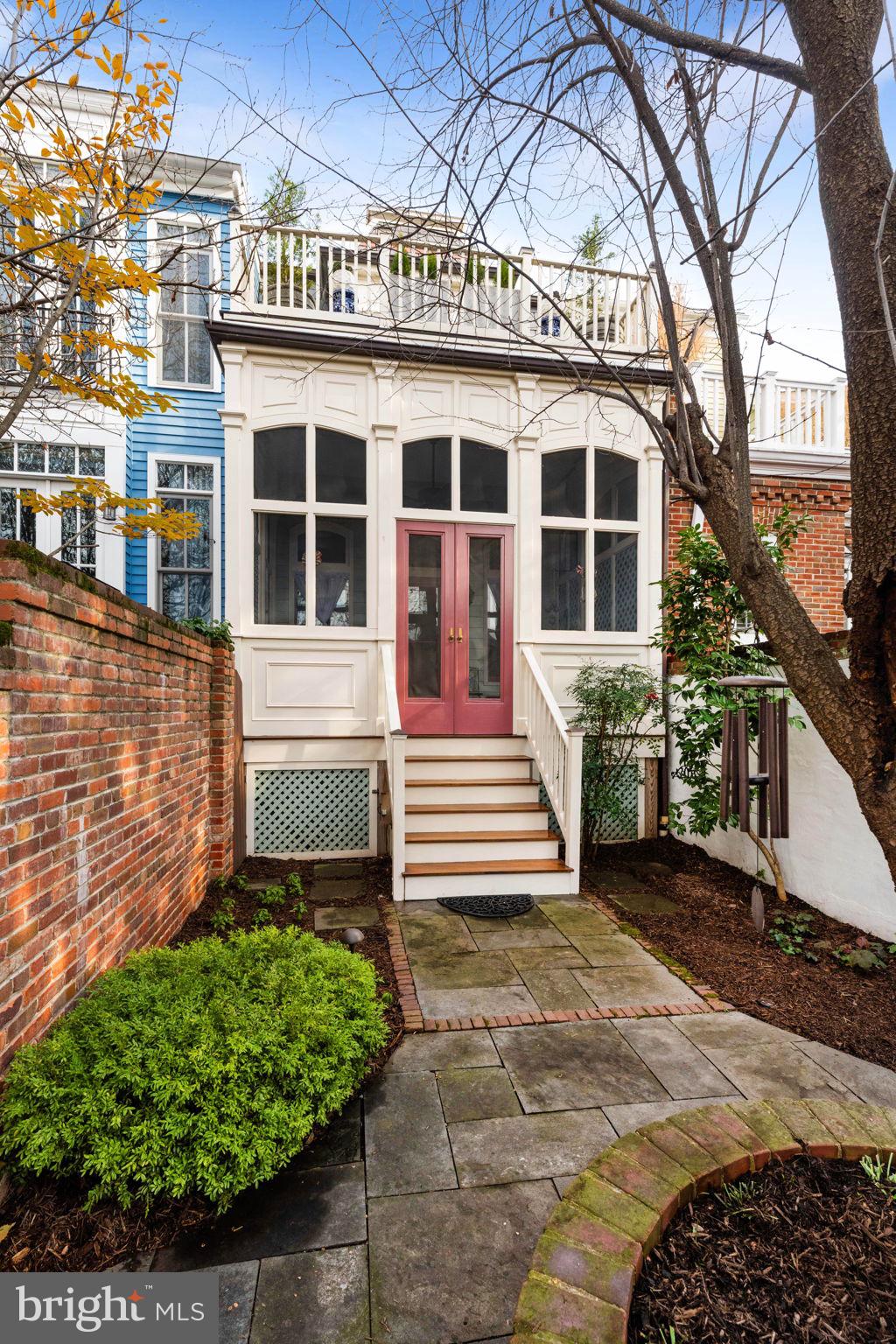 OLD TOWN ALEXANDRIA - Residential