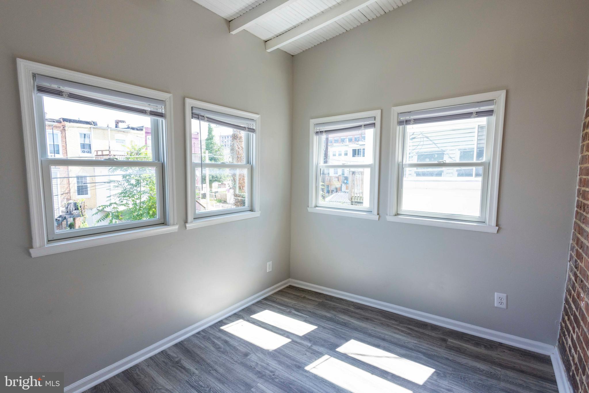 SAINT AGNES - Residential Lease