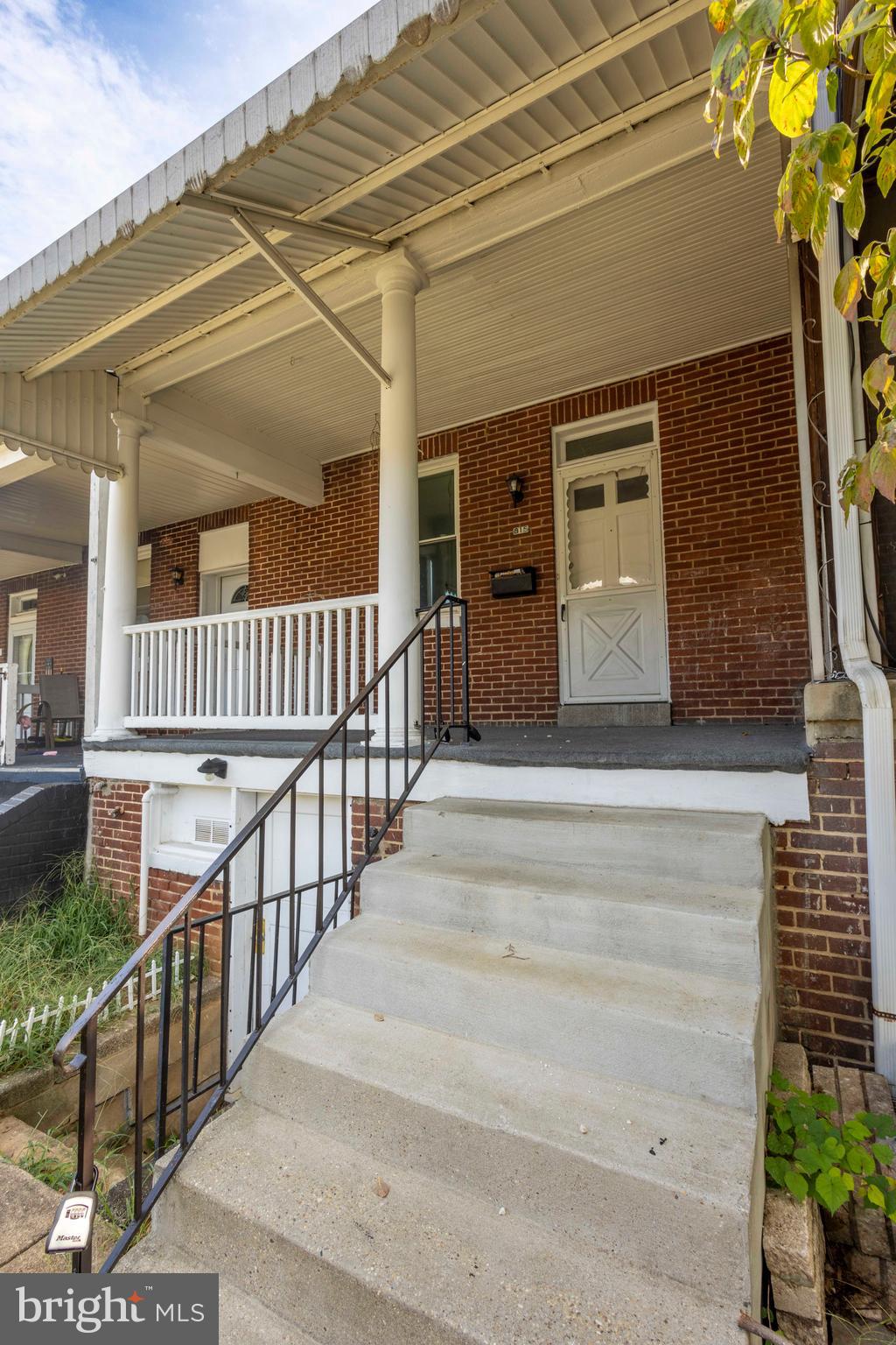 SAINT AGNES - Residential Lease