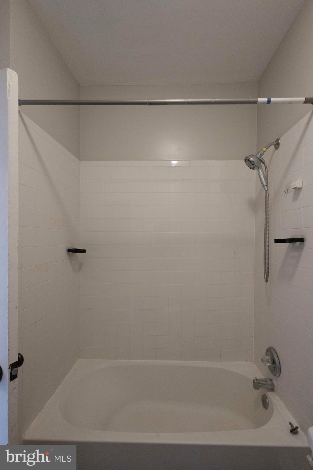 SAINT AGNES - Residential Lease