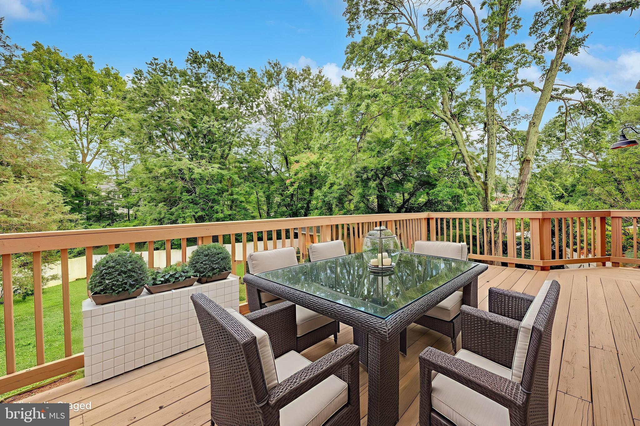 MUNSON HILL - Residential