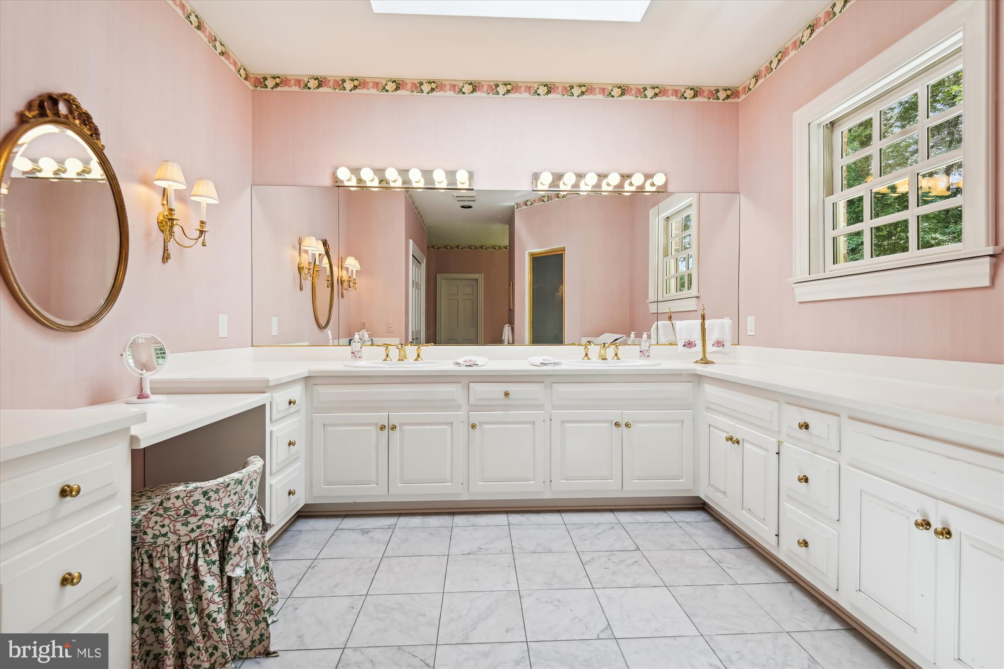 LAURELFORD - Residential