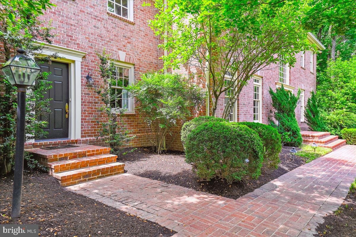 LAURELFORD - Residential