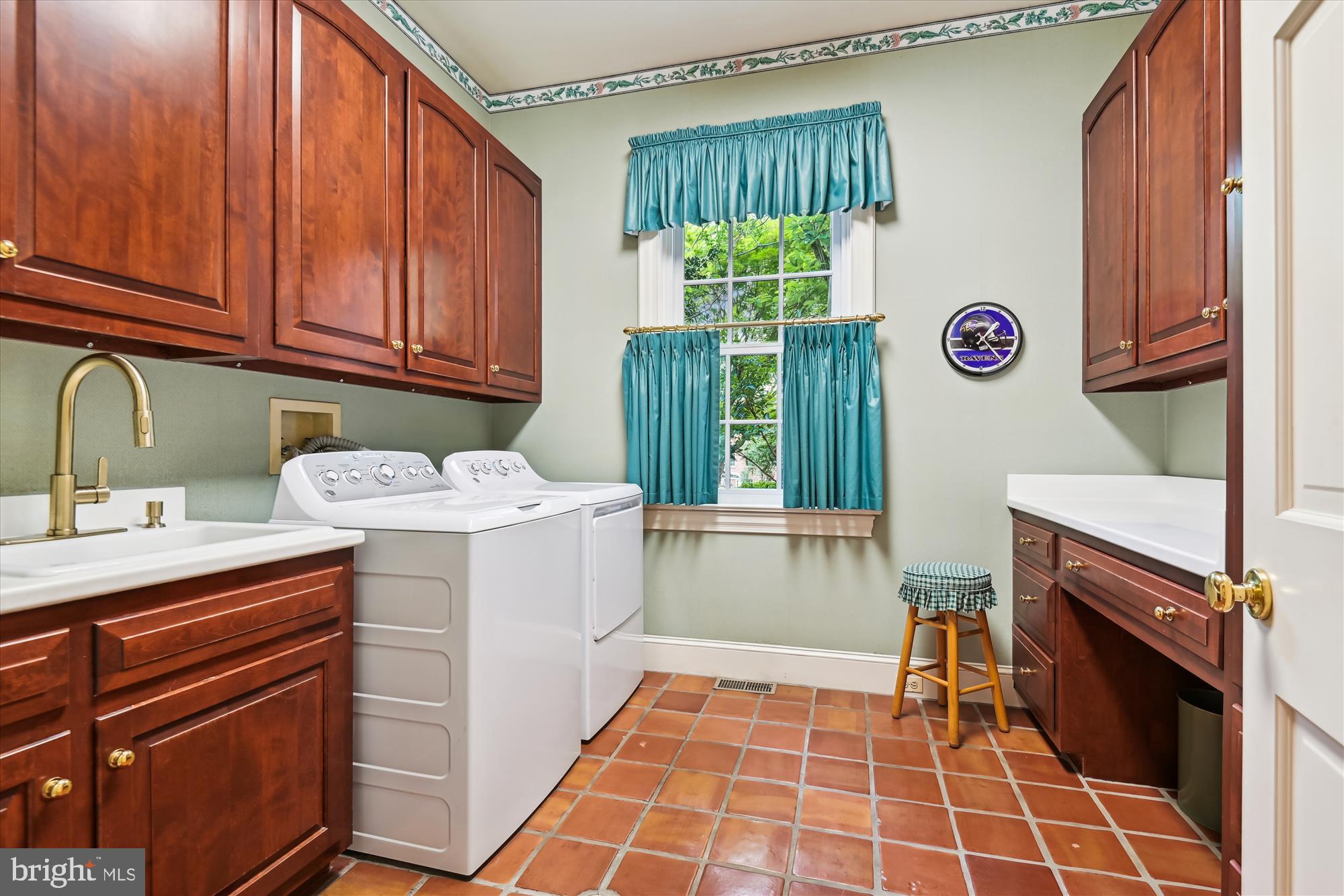 LAURELFORD - Residential