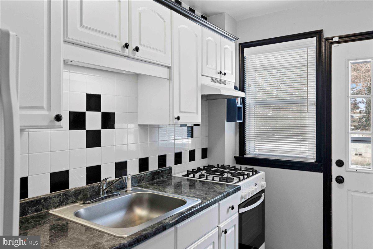 ROXBOROUGH - Residential