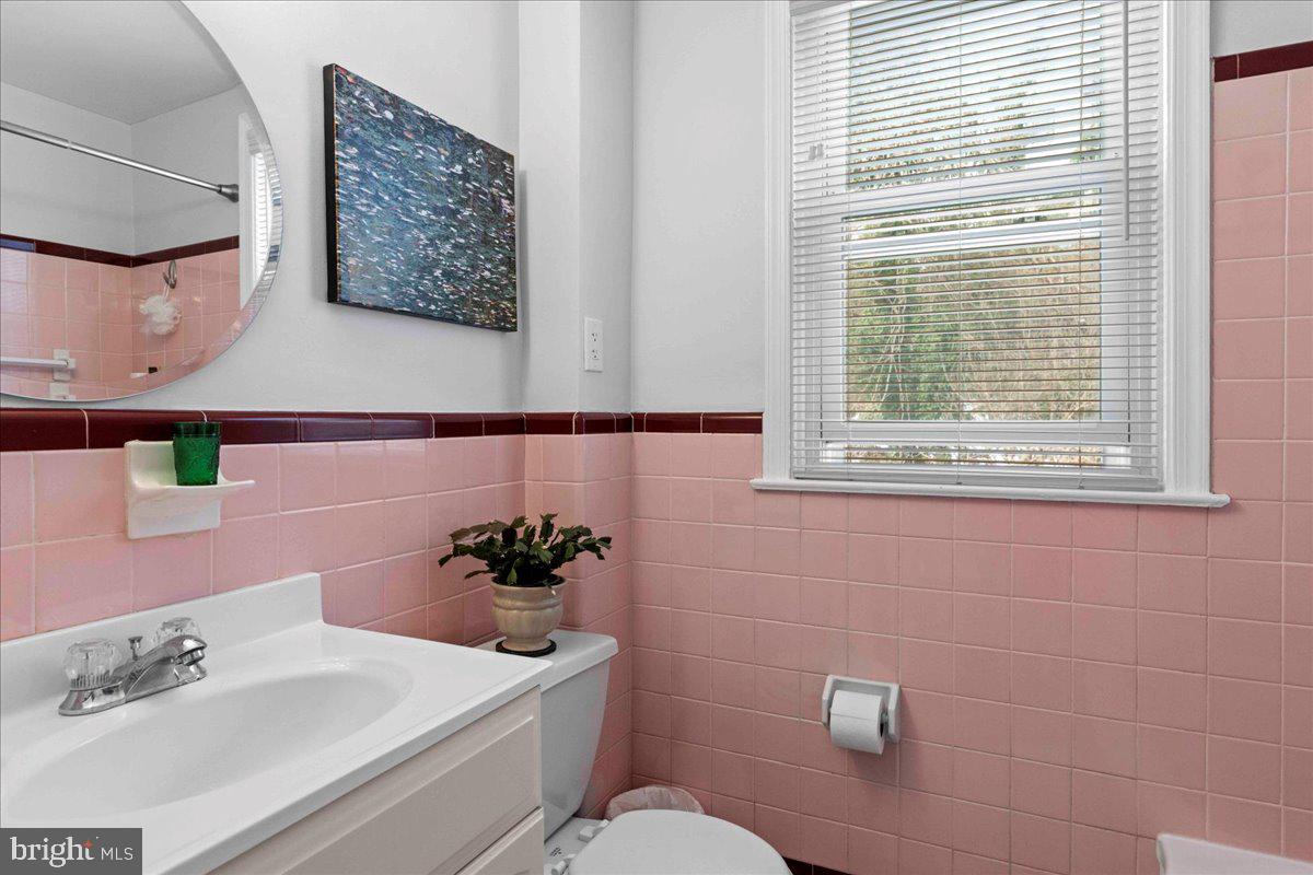 ROXBOROUGH - Residential