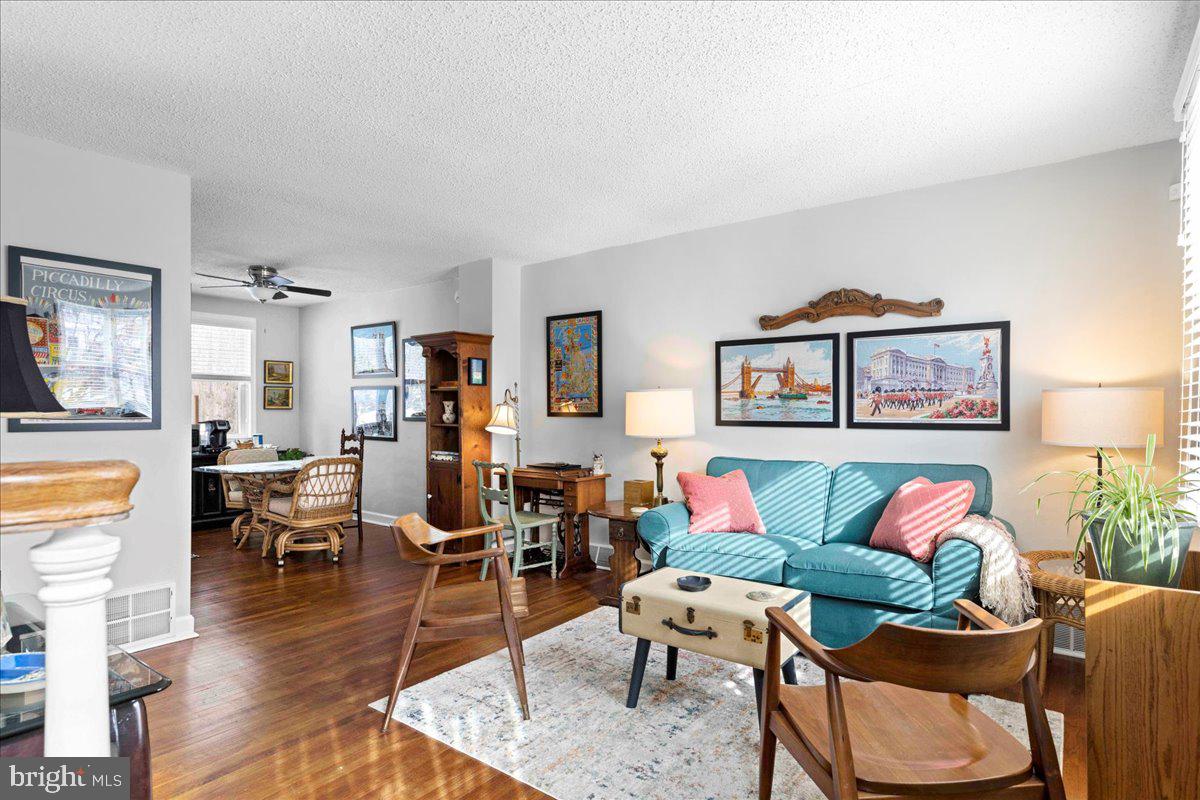 ROXBOROUGH - Residential