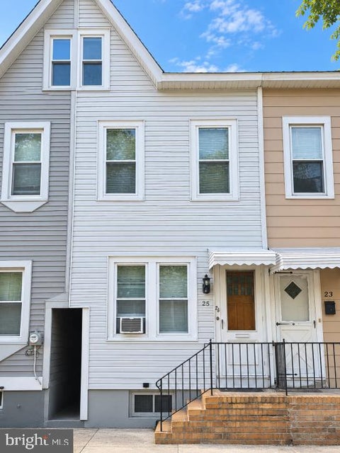 Townhouse For Sale - 25 Randall Avenue<br/> Mercer County, TRENTON, NJ 08611